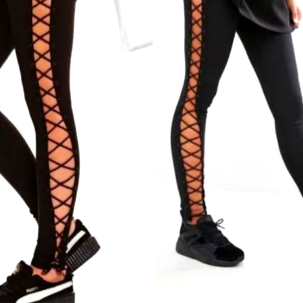 Lace up jogger pants from PUMA x Rihanna
Size S